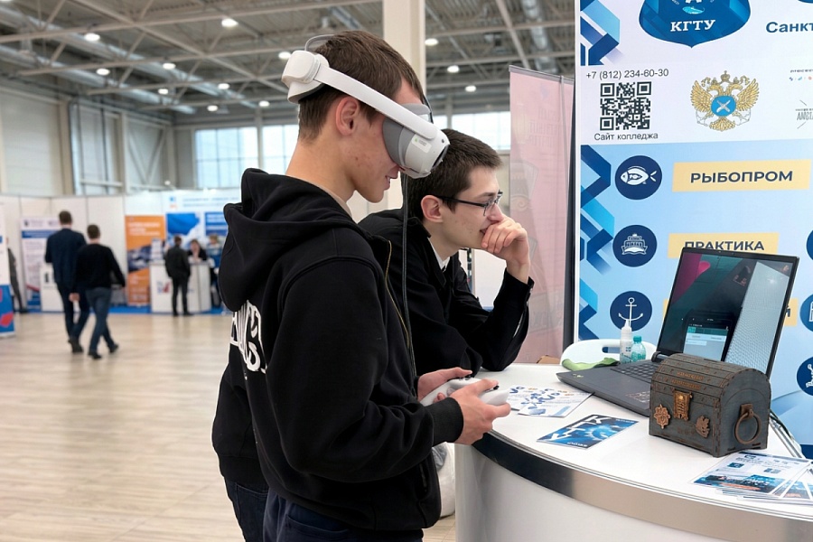Команда СПбМРК представила VR-тренажёр «Солво» на международной профориентационной площадке